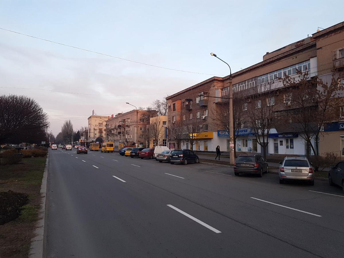 1-Room Apartment 50M2 On Metalurhiv Avenue 17, By Grandhome Zaporizhia Exterior photo