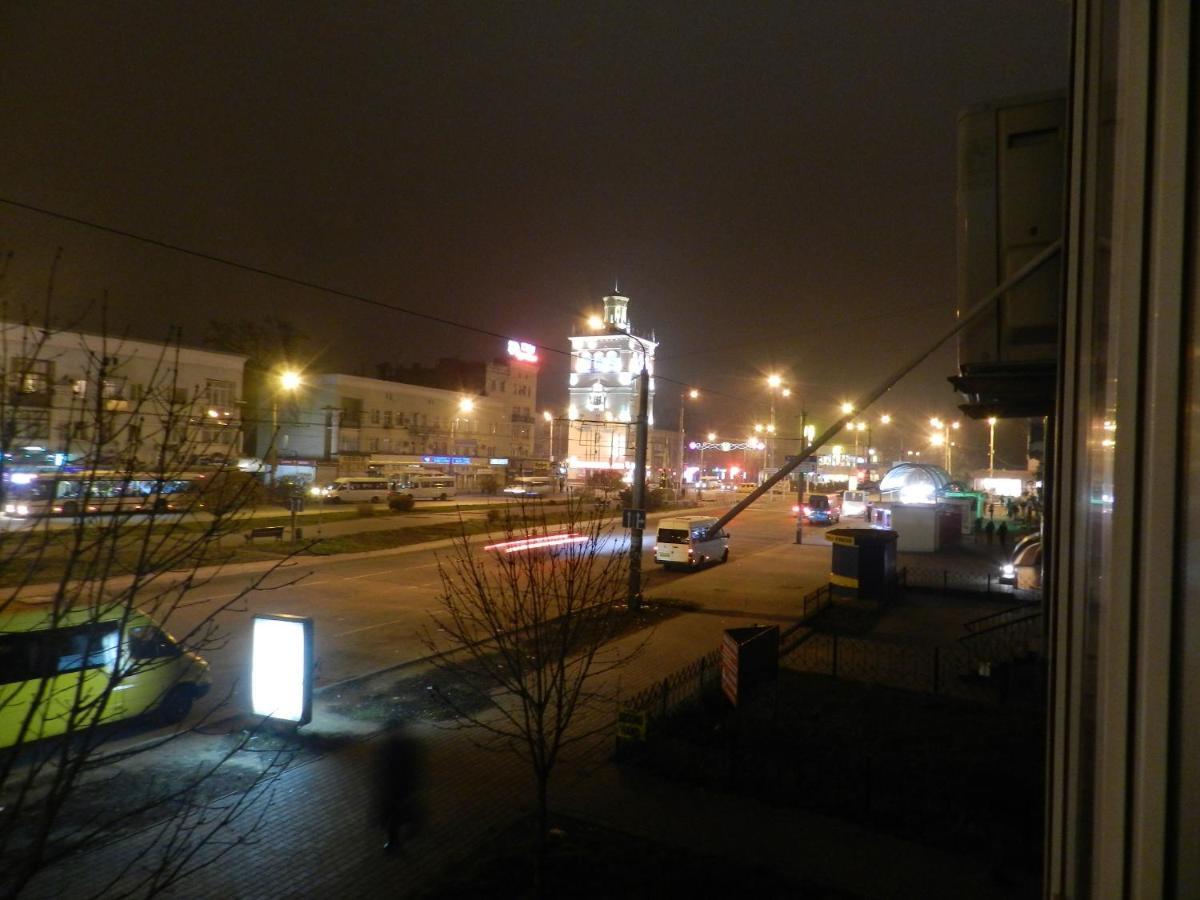 1-Room Apartment 50M2 On Metalurhiv Avenue 17, By Grandhome Zaporizhia Exterior photo